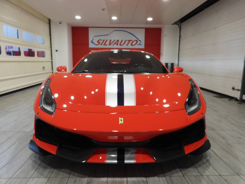 Image 2/15 de Ferrari 488 Pista (2019)
