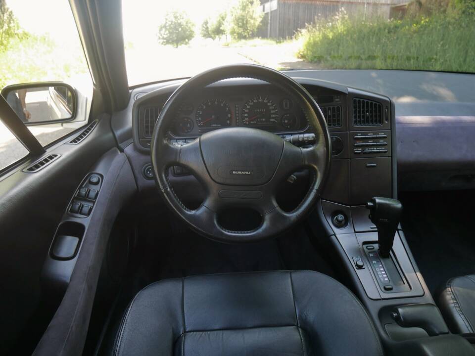 Image 23/50 de Subaru SVX 4WD (1900)