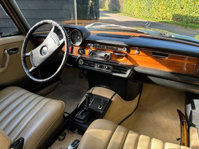 Image 4/5 de Mercedes-Benz 280 SE (1973)