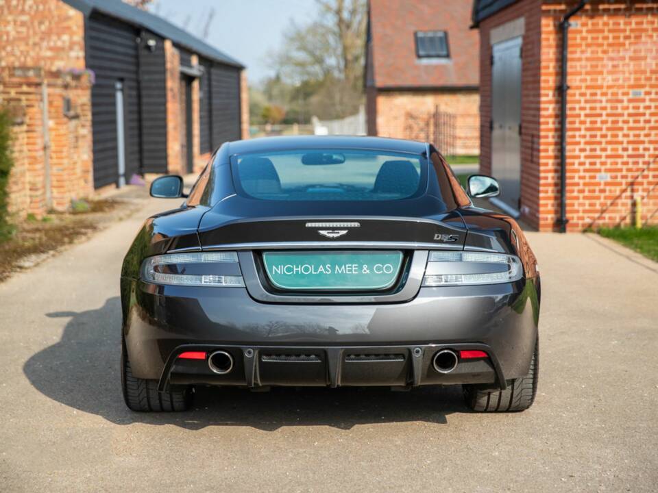 Image 10/50 of Aston Martin DBS (2011)
