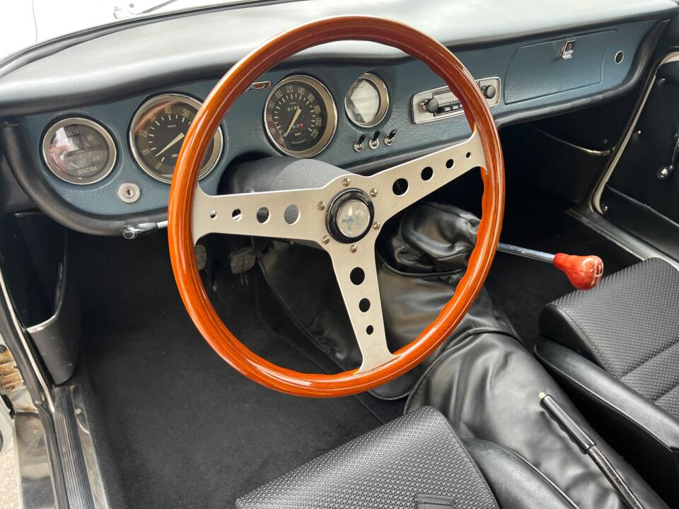 Image 24/87 of Alfa Romeo Giulia 1600 Sprint GT (1965)