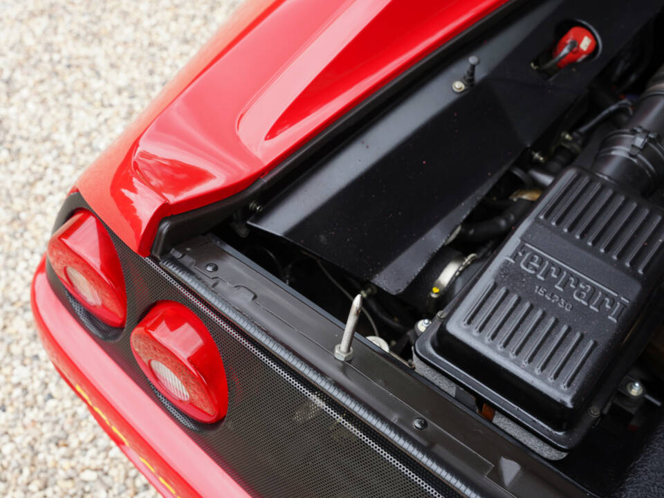 Afbeelding 33/50 van Ferrari F 355 Challenge (1995)