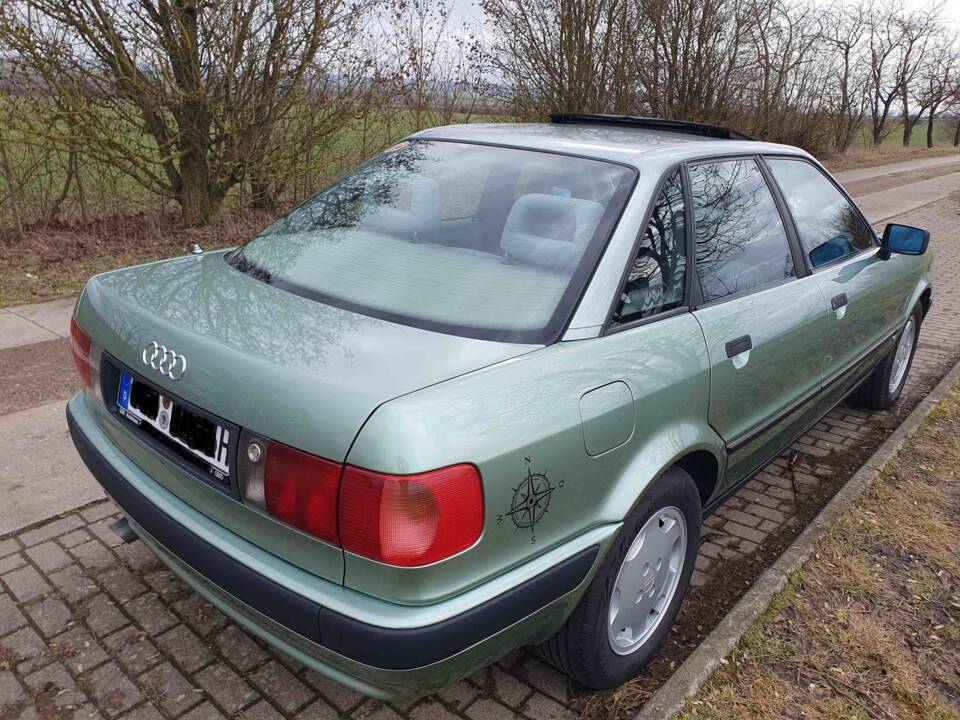 Image 2/21 of Audi 80 - 2.0 E (1992)
