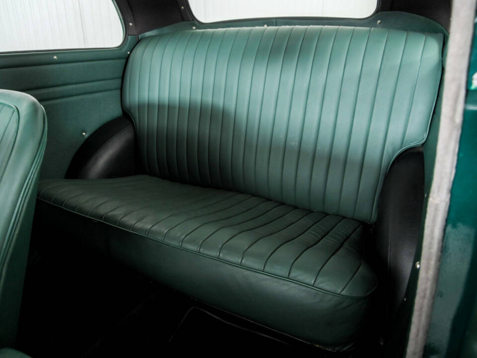 Image 32/50 de Morris Eight (1939)