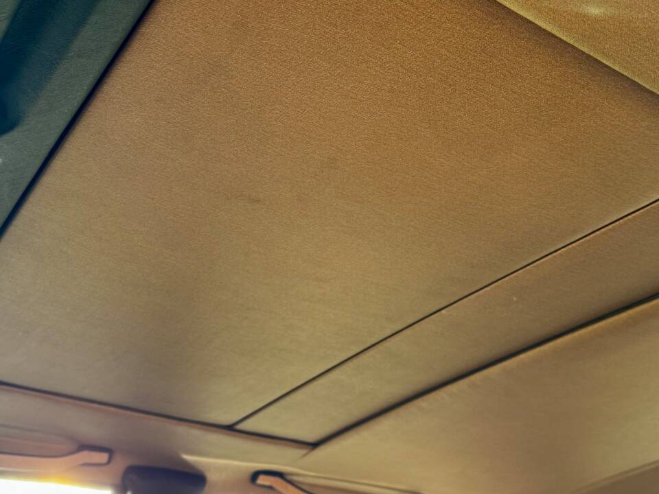 Image 11/12 of Mercedes-Benz 190 E 2.0 (1992)