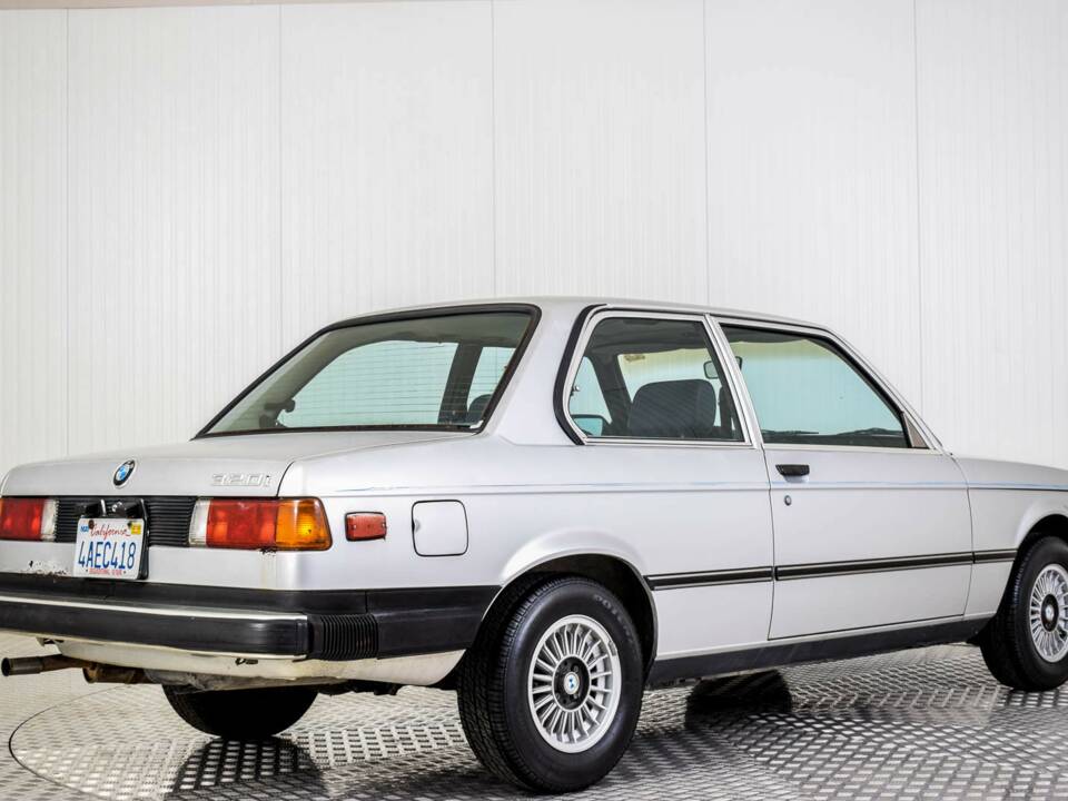 Image 2/50 of BMW 320i (1981)