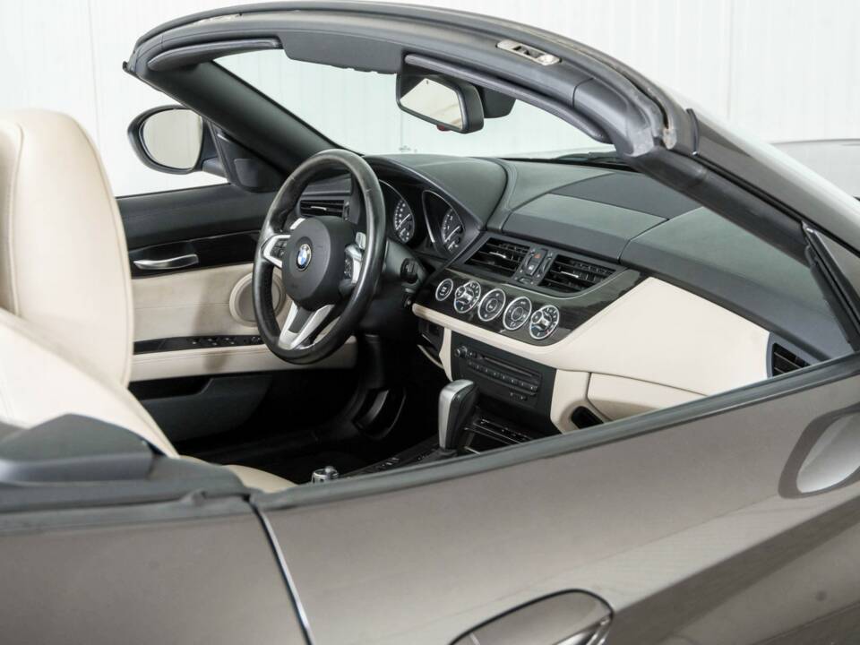 Image 32/50 of BMW Z4 sDrive23i (2009)