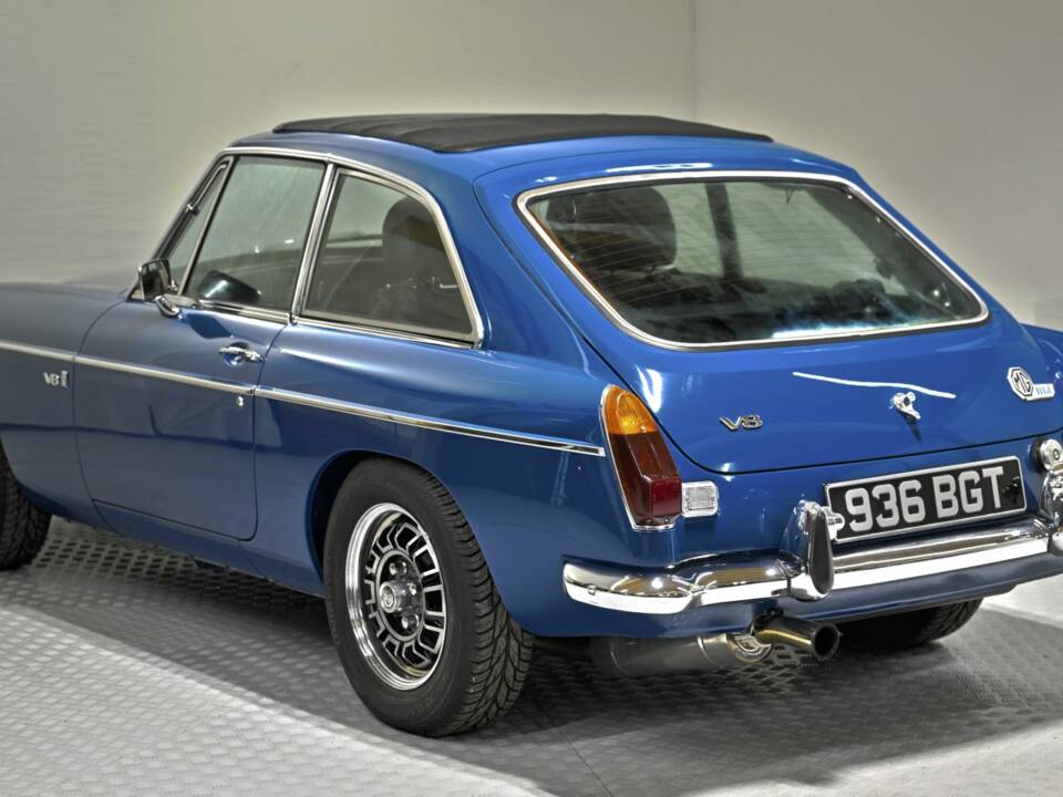 Afbeelding 11/50 van MG MGB GT V8 (1974)