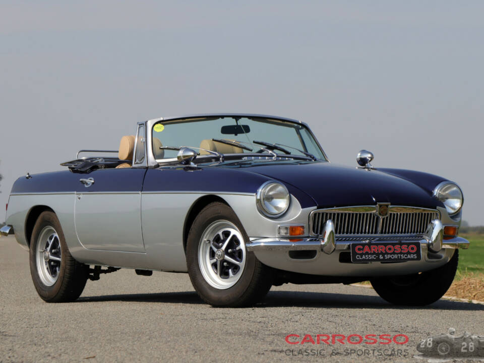 Image 22/41 of MG MGB (1975)