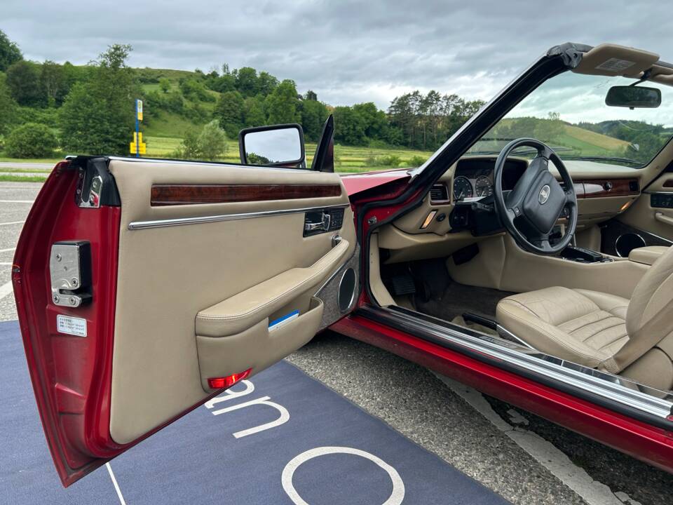 Image 9/40 of Jaguar XJS 5.3 V12 (1991)