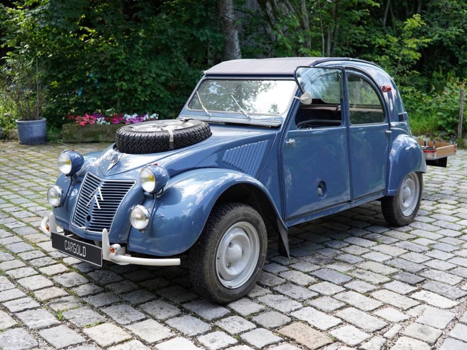 Image 3/43 of Citroën 2 CV Sahara 4x4 (1964)