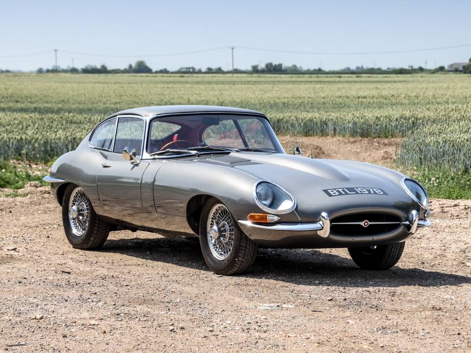 Bild 1/44 von Jaguar E-Type 4.2 (1964)
