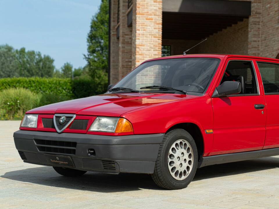 Afbeelding 10/45 van Alfa Romeo 33 - 1.3 (1991)