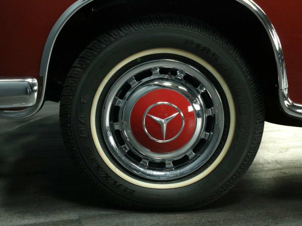 Imagen 50/50 de Mercedes-Benz 220 S (1957)