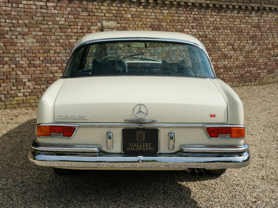 Image 21/50 of Mercedes-Benz 280 SE (1968)