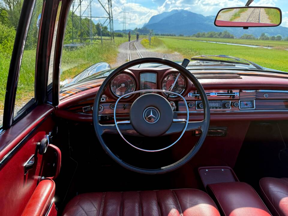Bild 43/73 von Mercedes-Benz 280 SE 3,5 (1970)