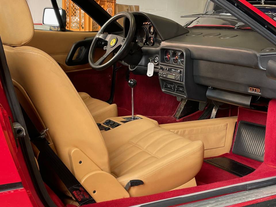 Immagine 6/14 di Ferrari 328 GTB (1987)