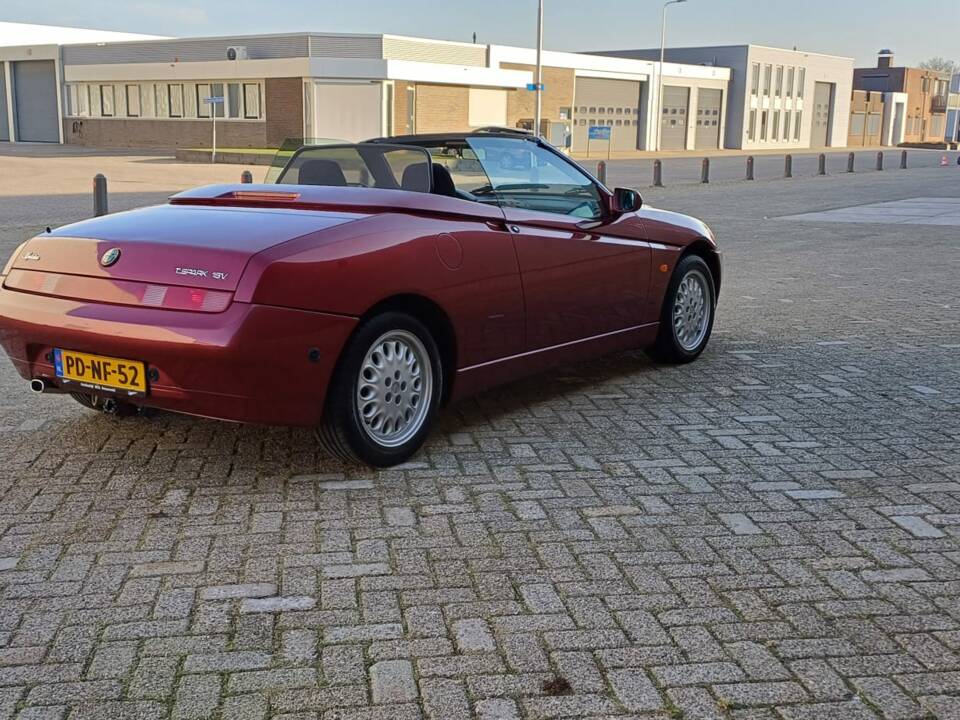 Image 2/9 of Alfa Romeo Spider 2.0 Twin Spark 16V (1996)