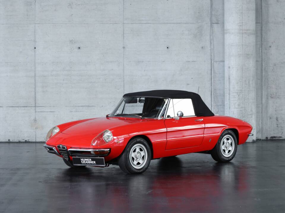 Immagine 2/47 di Alfa Romeo 1300 Spider Junior (1969)