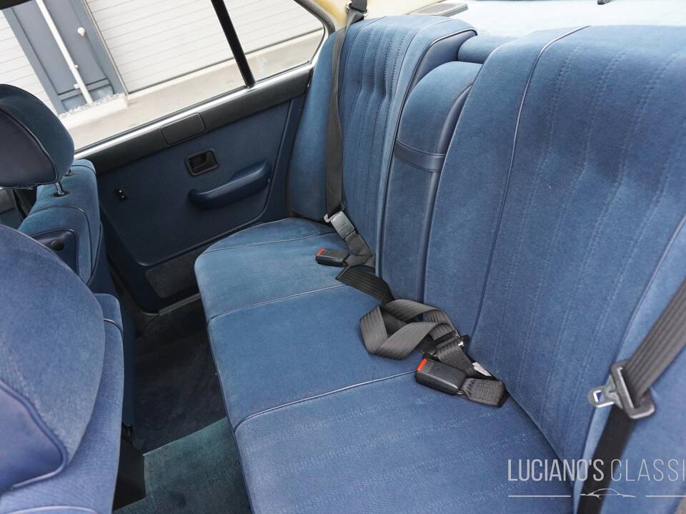 Image 42/59 of BMW 528i (1982)