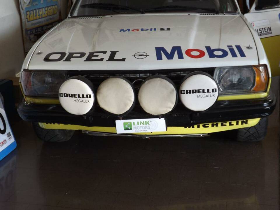 Imagen 36/40 de Opel Ascona 2000 SR (1981)