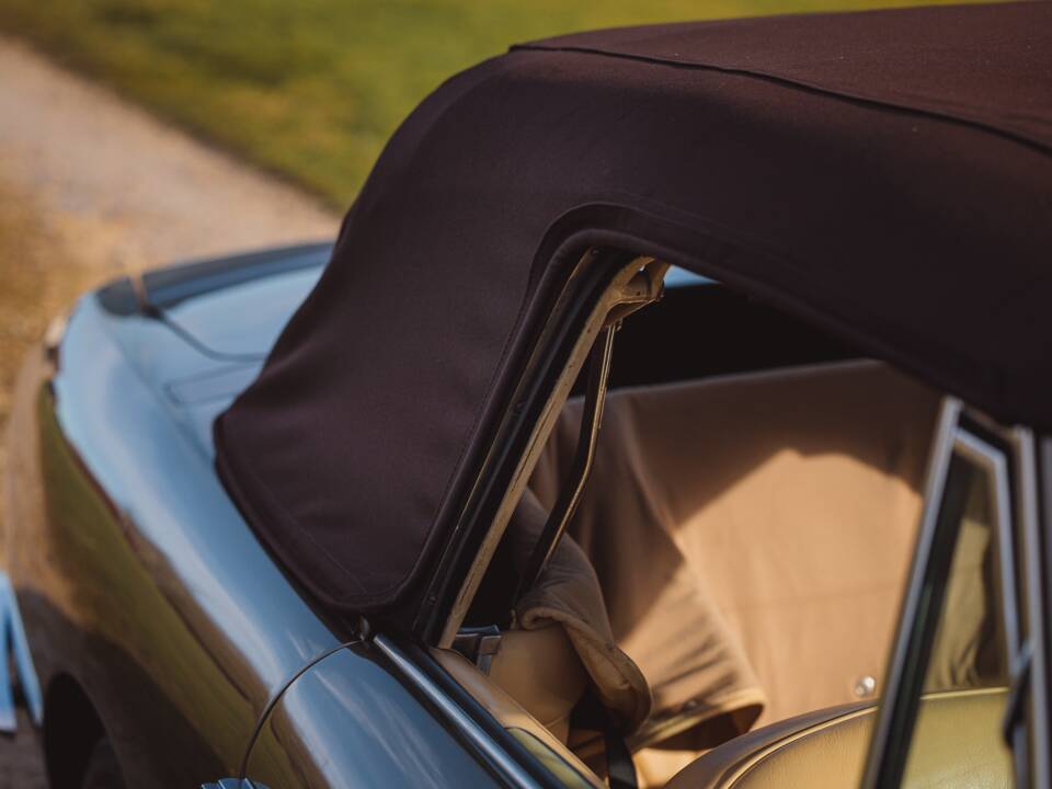 Image 57/99 of Aston Martin DB 6 Volante (1968)