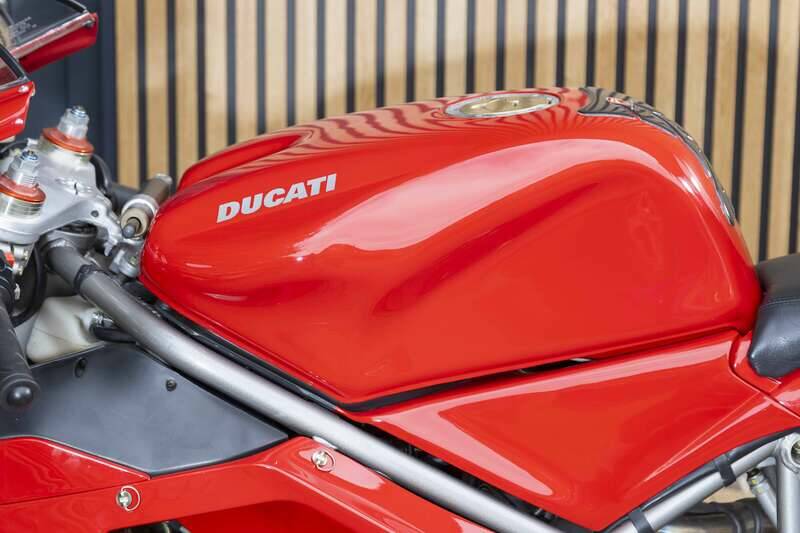 Bild 3/42 von Ducati 996 (2001)