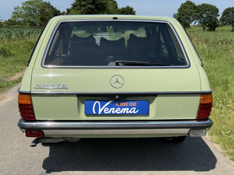 Bild 11/21 von Mercedes-Benz 300 TD (1978)