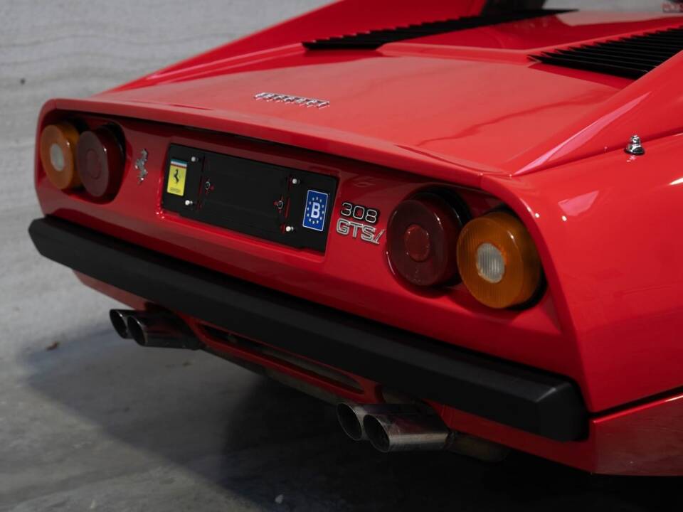 Bild 21/85 von Ferrari 308 GTSi Quattrovalvole (1985)