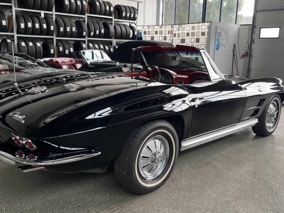 Immagine 7/49 di Chevrolet Corvette Sting Ray Convertible (1964)