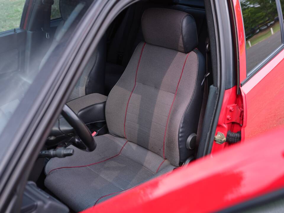 Imagen 38/50 de Alfa Romeo 155 2.5 TD (1998)