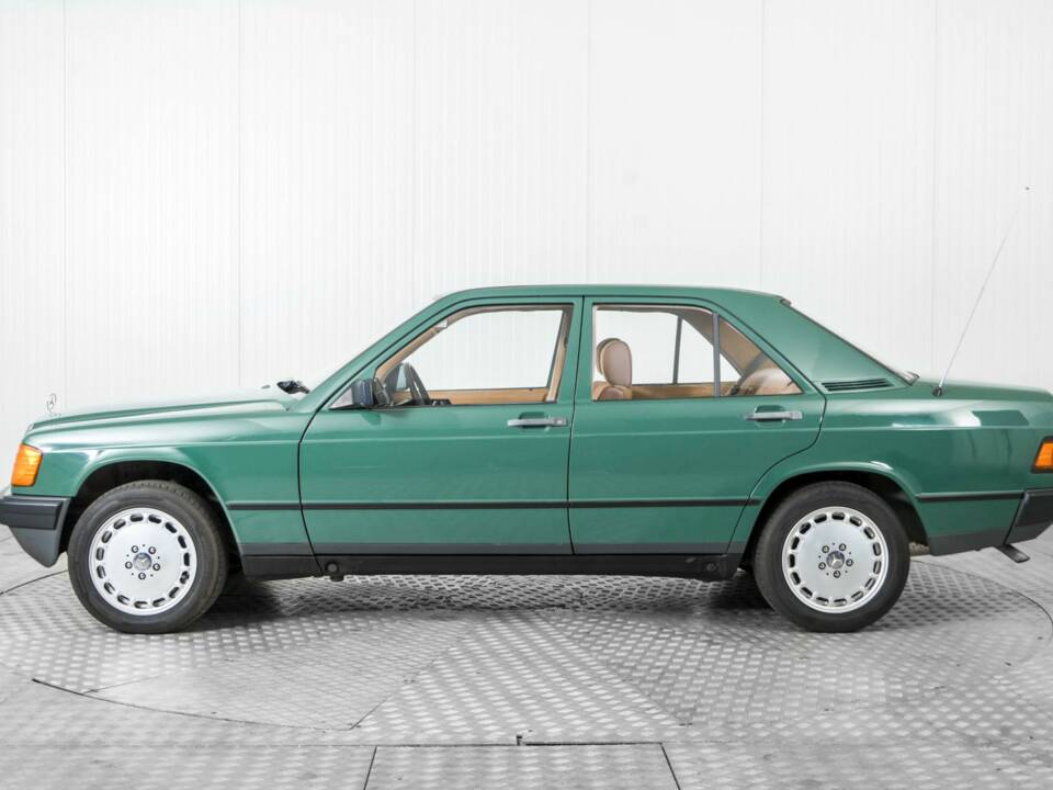 Obraz 9/50 pojazdu Mercedes-Benz 190 D 2.5 (1986)