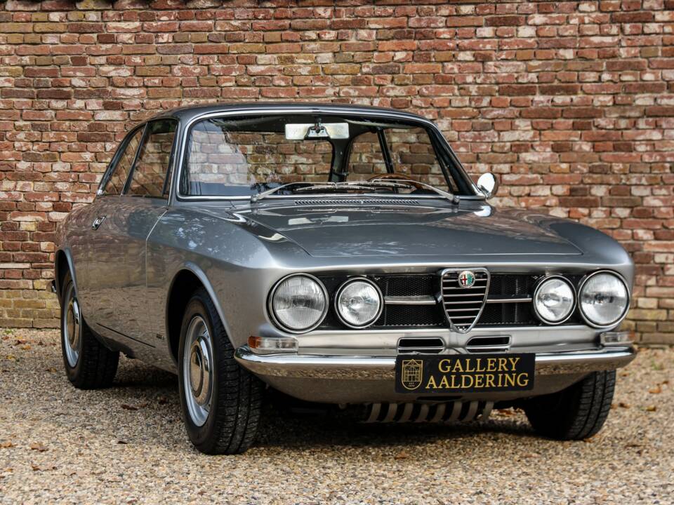 Afbeelding 32/50 van Alfa Romeo 1750 GT Veloce (1969)