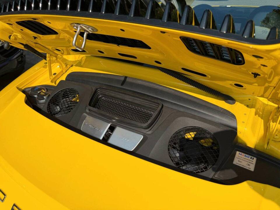 Image 21/27 of Porsche 911 Carrera (2018)