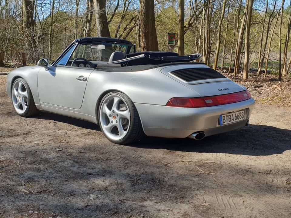 Image 4/116 of Porsche 911 Carrera (1997)