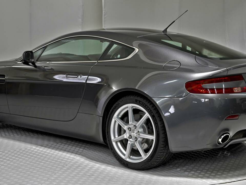 Image 16/50 de Aston Martin V8 Vantage (2006)