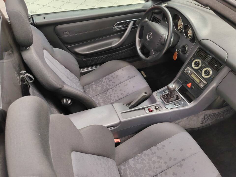Bild 32/46 von Mercedes-Benz SLK 200 (2000)