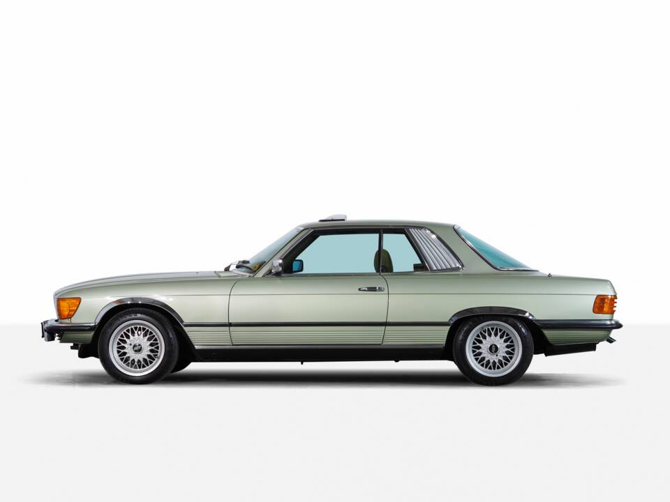 Image 2/66 of Mercedes-Benz 450 SLC (1977)
