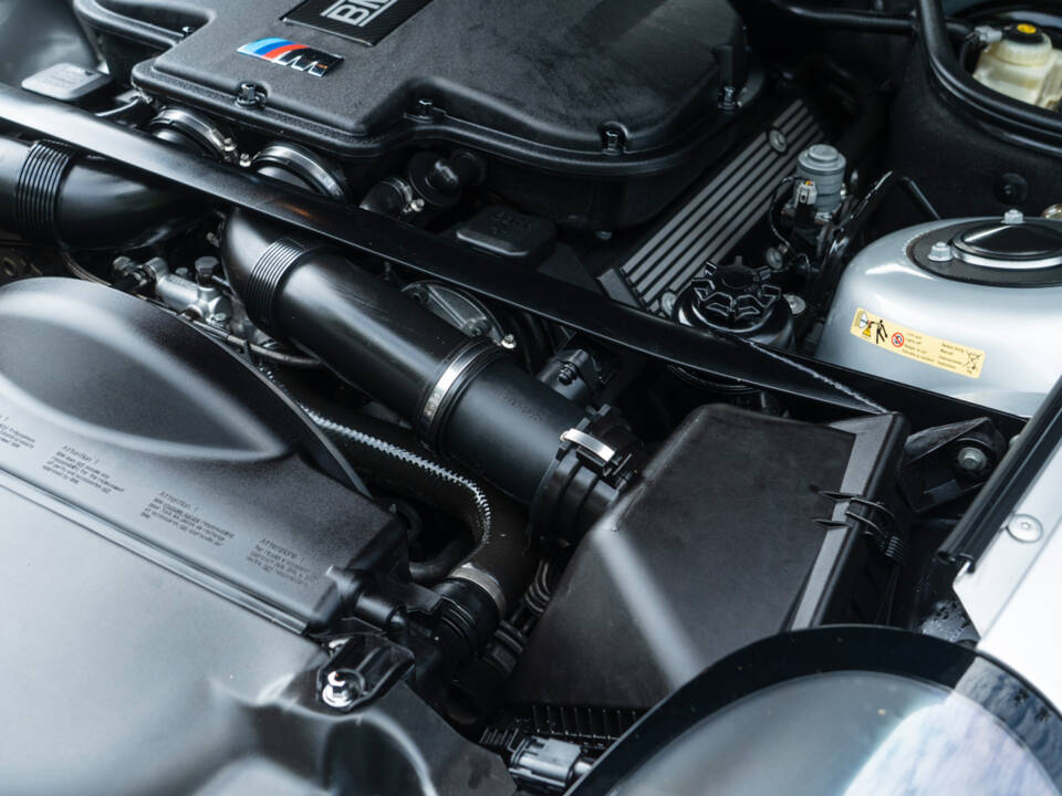 Image 16/53 of BMW Z8 (2001)