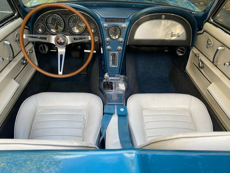 Bild 3/50 von Chevrolet Corvette Sting Ray Convertible (1966)