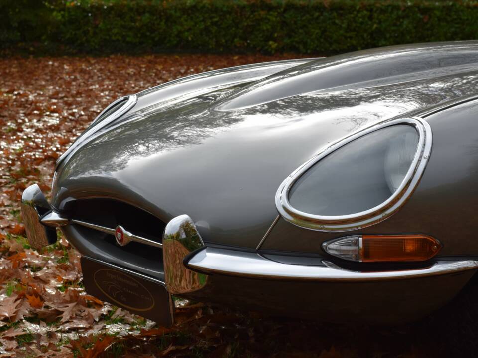 Imagen 12/30 de Jaguar E-Type 4.2 (1966)