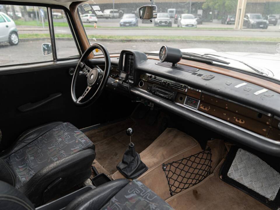 Obraz 29/50 pojazdu Mercedes-Benz 220 S b (1967)