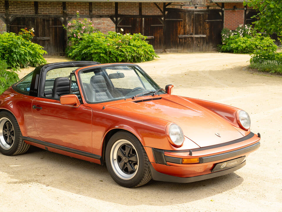 Immagine 16/90 di Porsche 911 Carrera 3.0 (1977)