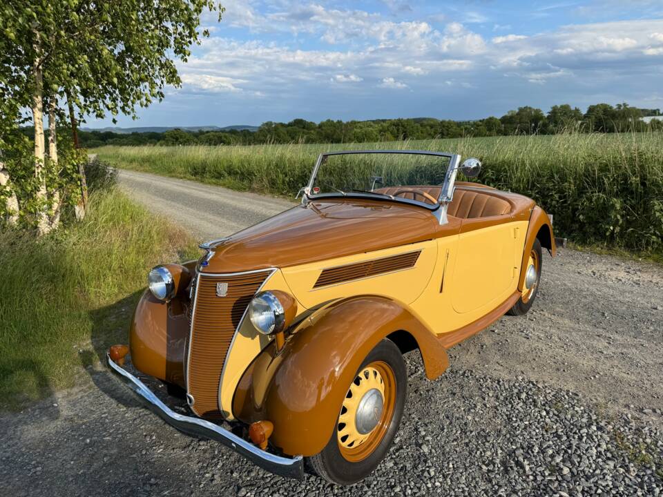 Image 2/11 of Ford Eifel (1939)
