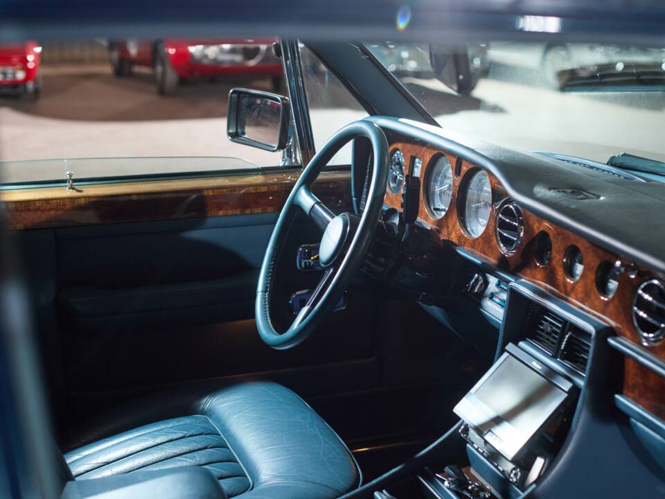 Bild 39/51 von Bentley Turbo R (1986)