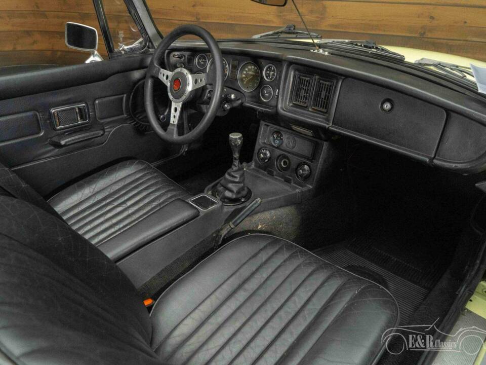Image 8/19 de MG MGB (1977)