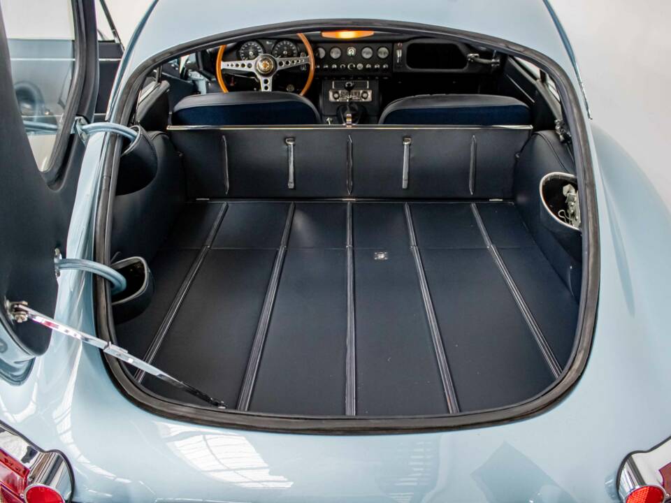 Bild 21/28 von Jaguar E-Type 4.2 (1965)