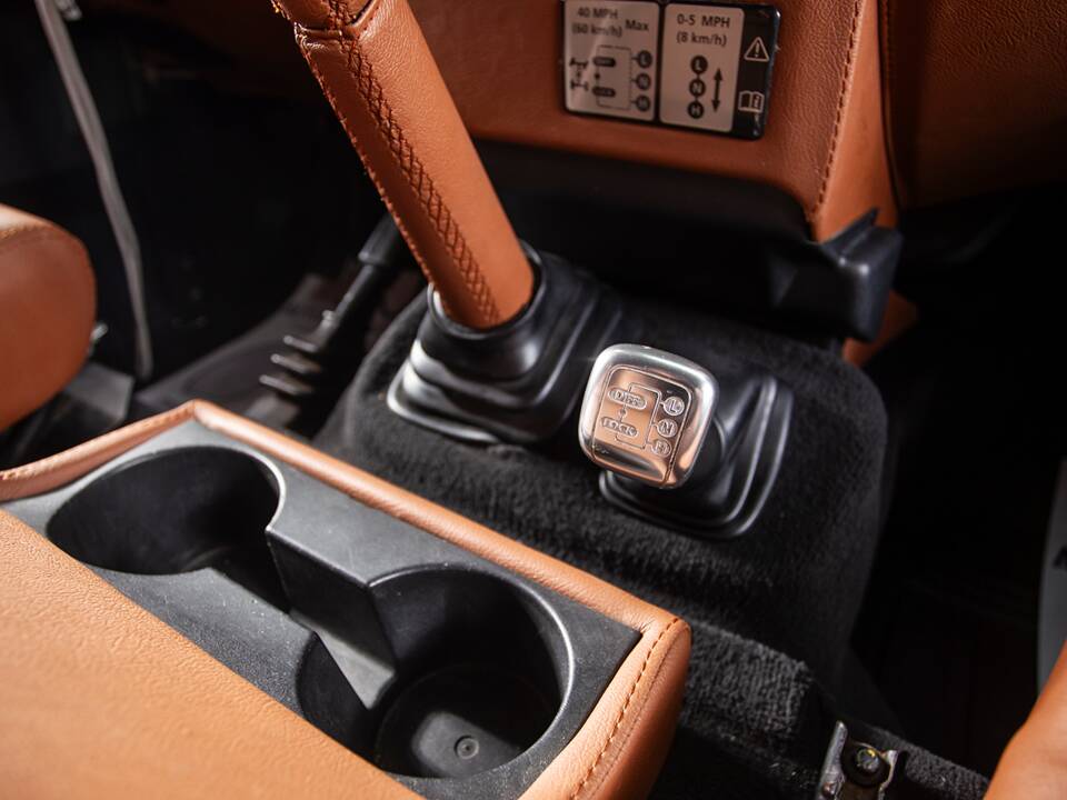 Image 30/44 of Land Rover Defender 90 (2011)