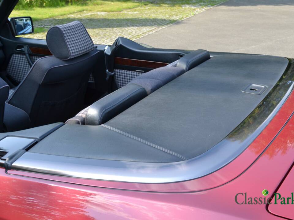 Bild 24/50 von Mercedes-Benz E 200 (1994)