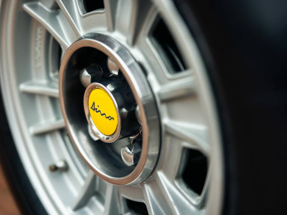 Image 13/20 of Ferrari Dino 246 GT (1973)